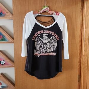 Rare Trunk Ltd. Lynyrd Skynyrd 3/4 Sleeve Slashed Back V-neck Raglan Tee sz M/L
